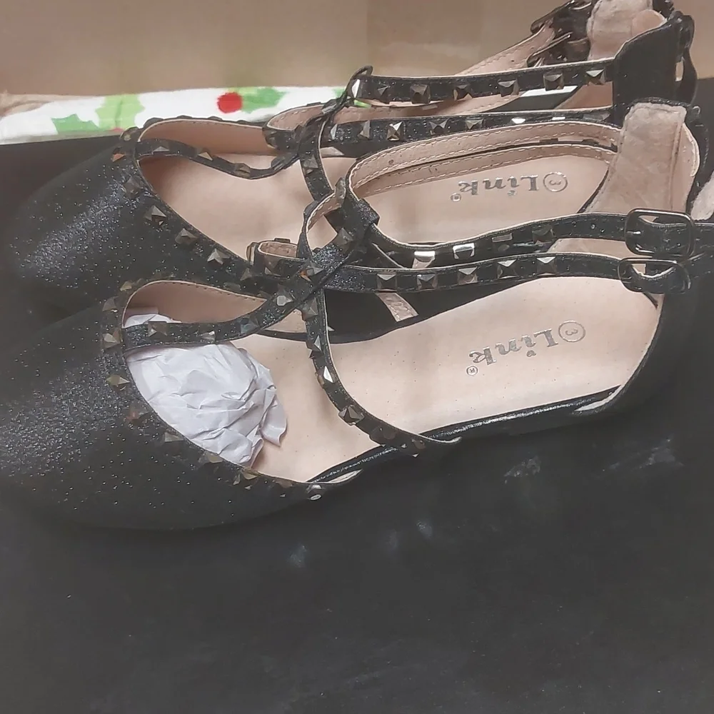 Girls dress‎ shoes ( size 3)